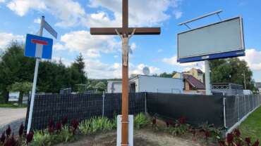 Nowy krzyż w Kobylnicy